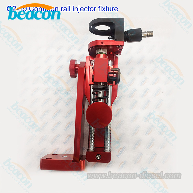 Зажимное приспособление G2-19 для дизельных форсунок на стенде.