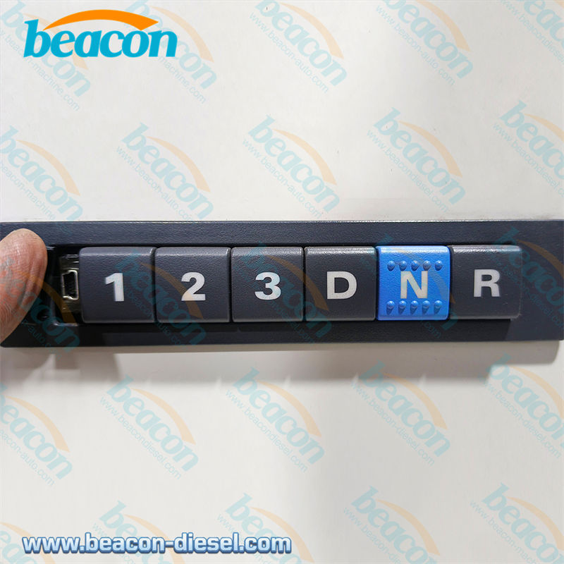 Испытательный стенд BCZB-4 для автоматических трансмиссий имитирует нажатие кнопок переключения передач.