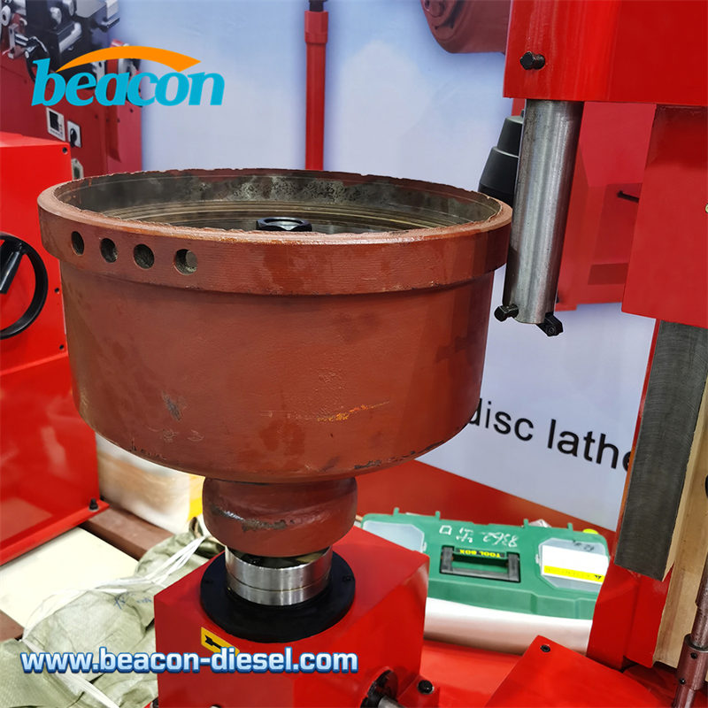 Крупный план шпинделя и крепления тормозного барабана на станке T8362