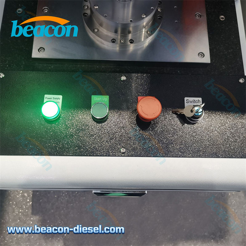 Детали панели управления и кнопка аварийной остановки