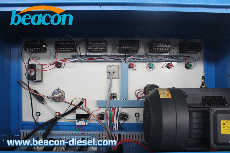 Крепление генератора и ременная передача внутри стенда